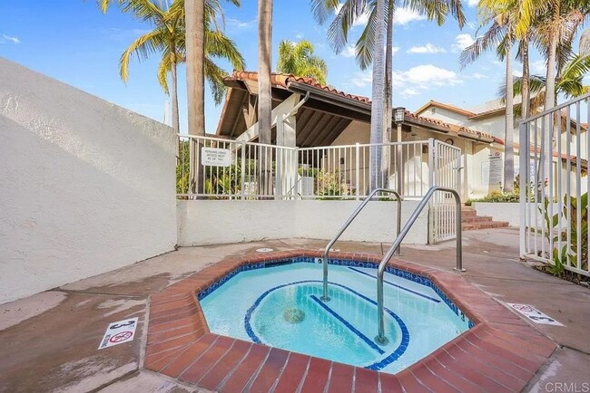 Building Photo - Super Spacious 2-Bedroom 2.5-Bathroom La Jolla UTC Townhome with 2-car garage