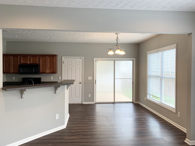 Building Photo - 406 Pepperbush Bend