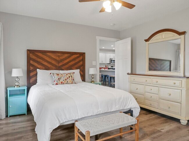 Large primary bedroom on the main level - 105 Bobby Ridge Dr