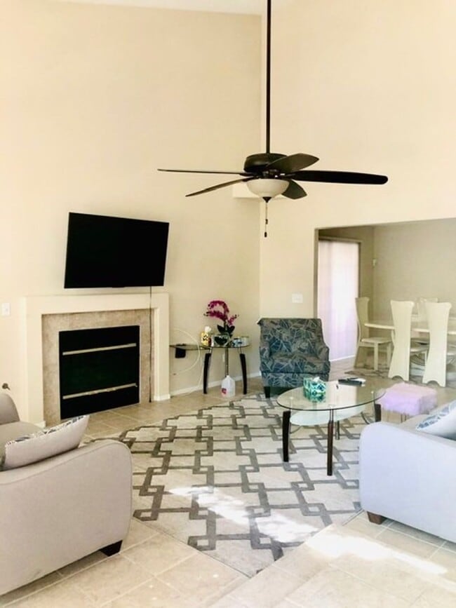 Building Photo - WONDERFUL DUAL MASTER BEDROOM TOWNHOME IN GATED "GREEN VALLEY COMMUNITY!!"
