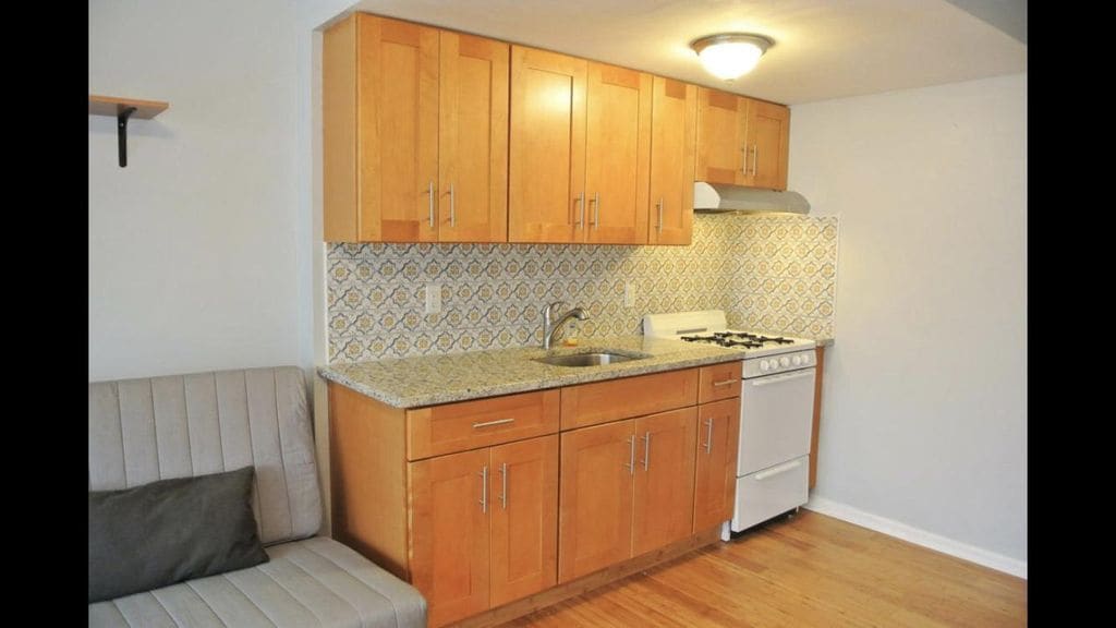 Kitchen - 5006 Hazel Ave