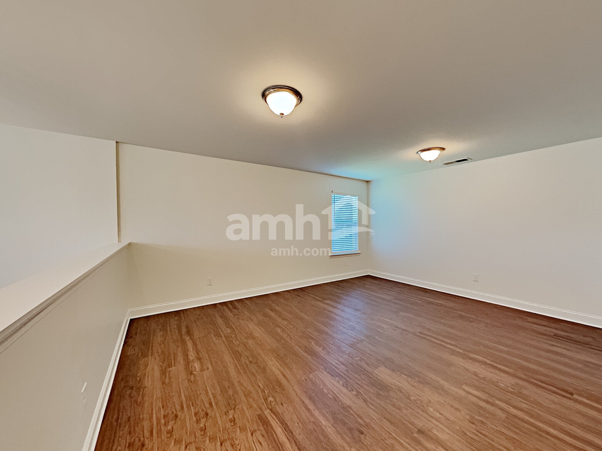 Building Photo - 5060 Canyon Creek Way