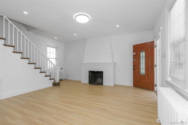 Building Photo - 11 A Floyd Pl