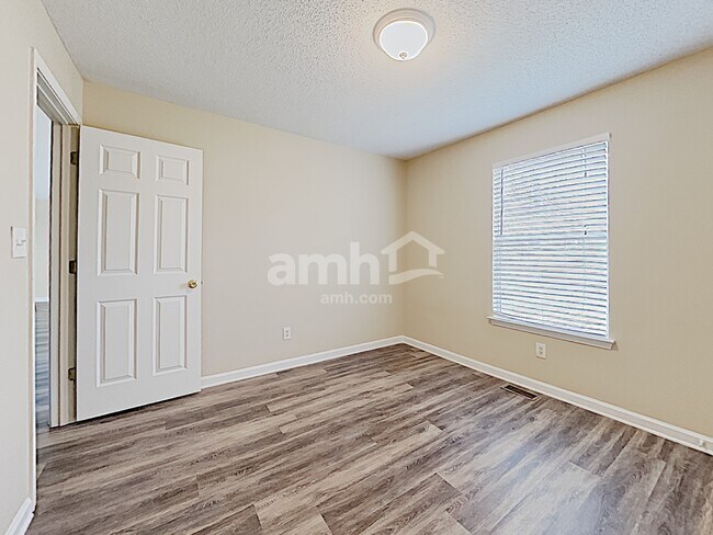 Building Photo - 7745 Poppy Dr