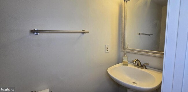 Building Photo - 3591 Laurel View Ct