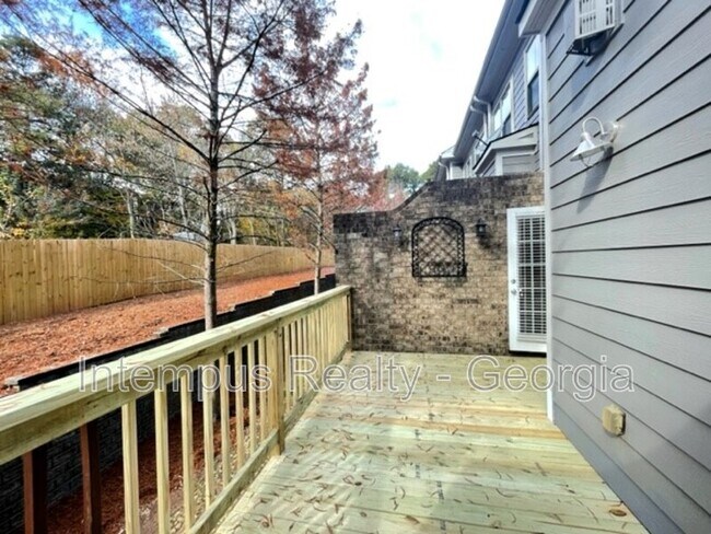 Building Photo - 1688 Mosaic Way