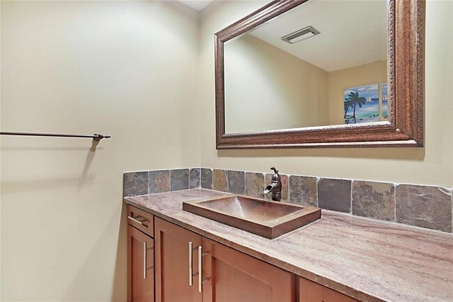 Building Photo - 2800 N Ocean Dr