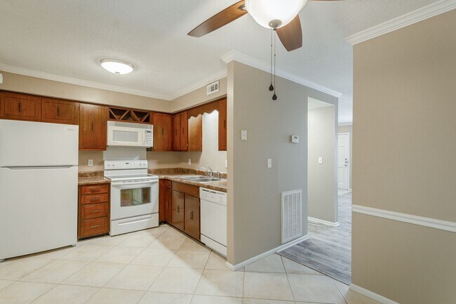 Building Photo - 741 S Germantown Cir