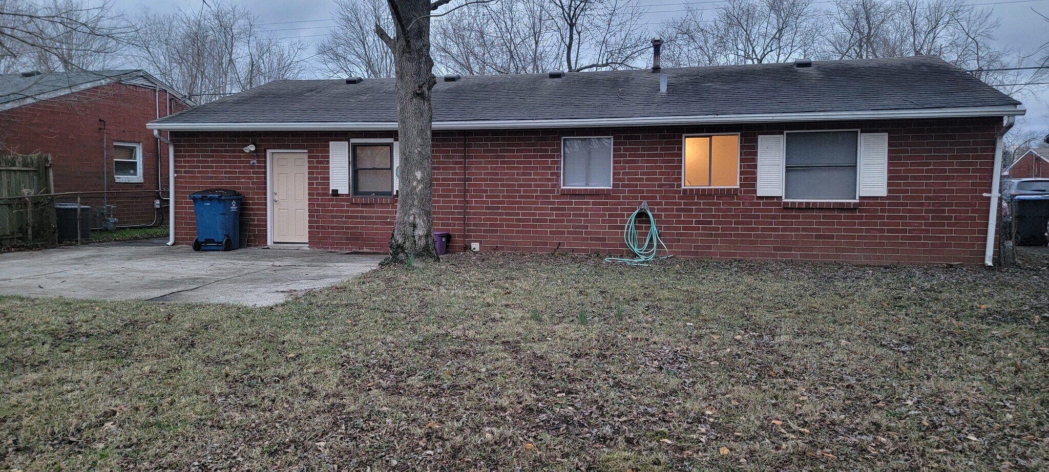 Building Photo - 618 Sinclair St