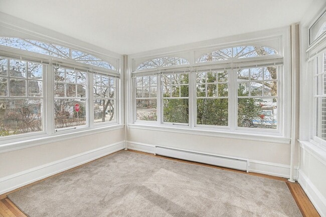 Building Photo - Rambler