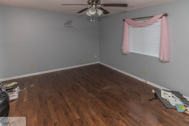 Building Photo - Spacious & Renovated Townhouse in Willow Run * Goldsboro