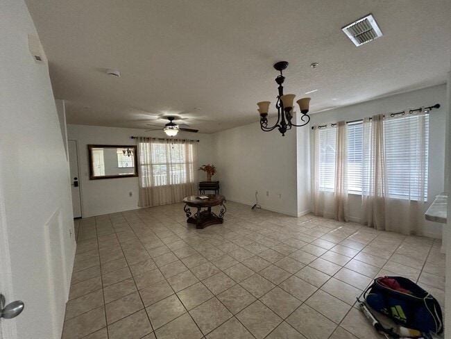 Building Photo - Charming 3/2.5 Condo in SW!