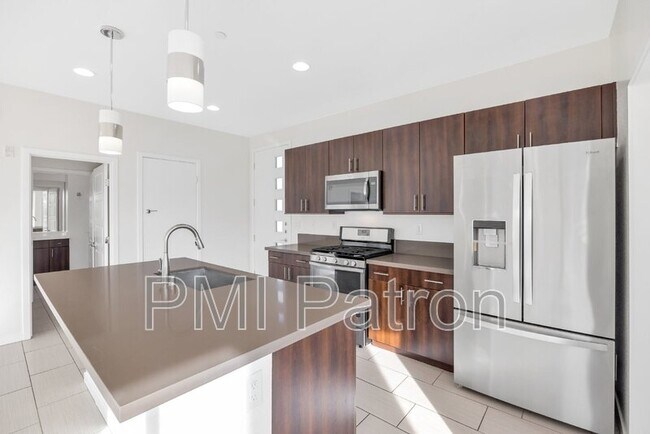 Building Photo - 11231 Hidden Peak Ave