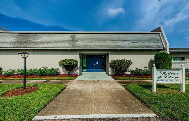 Building Photo - 2739 Sherbrooke Ln