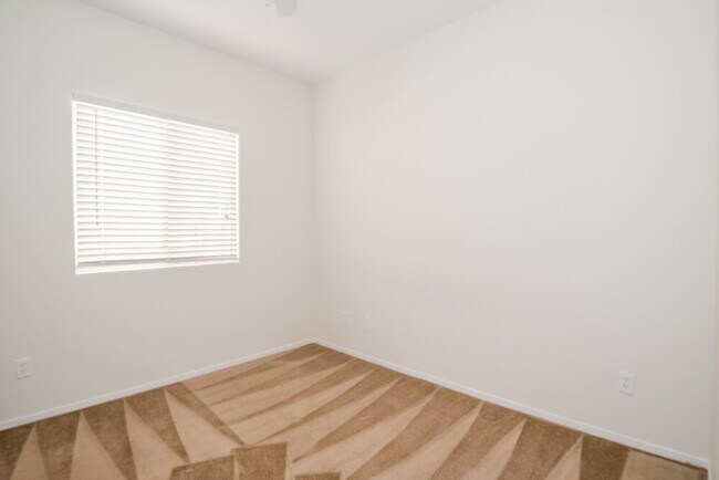 Building Photo - 4924 White Jade St