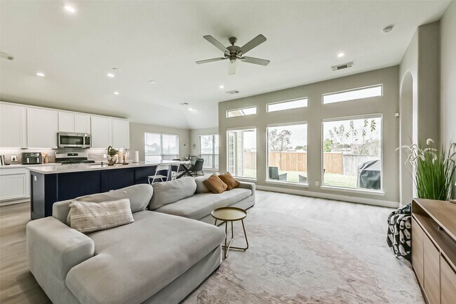 Building Photo - 10303 Stanbrook Dr