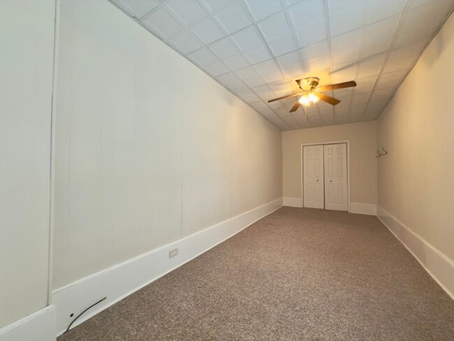 Building Photo - 717 Warner Ave