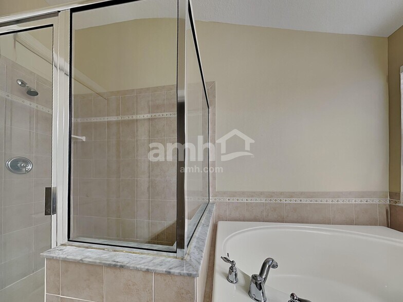 Building Photo - 31437 Heatherstone Dr