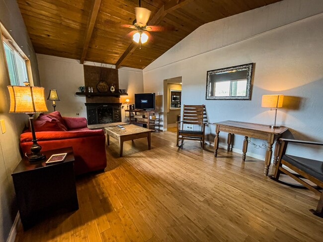 Building Photo - Arnold House