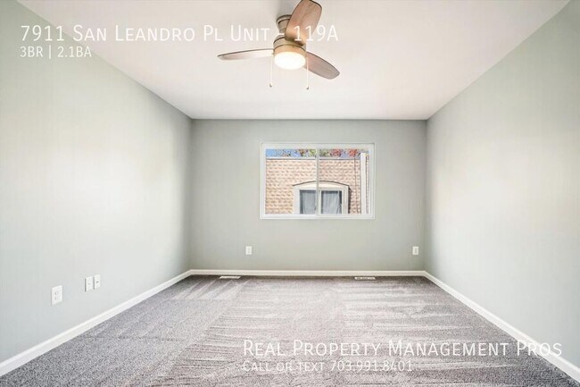 Building Photo - 7911 San Leandro Pl