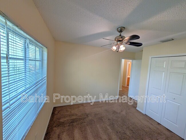 Building Photo - 4053 Dolphin Dr