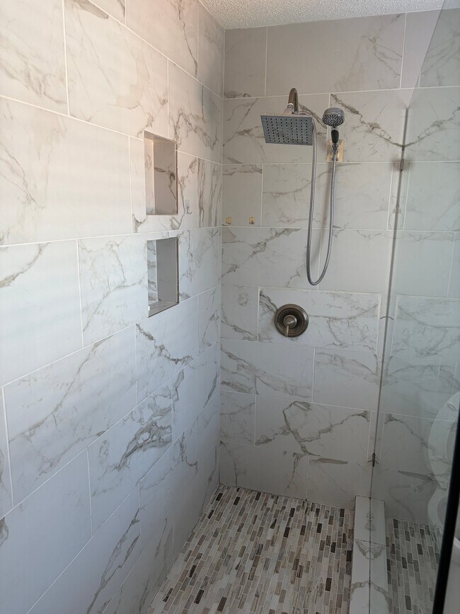 Building Photo - 5526 Clover Rise Ln