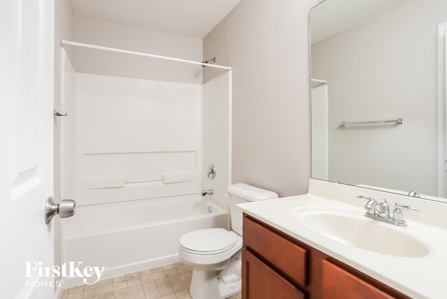 Building Photo - 1027 Glengarry Dr