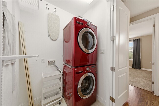 Building Photo - 1113 W 18th St