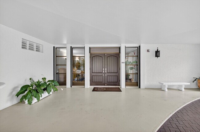 Building Photo - 2871 N Ocean Blvd