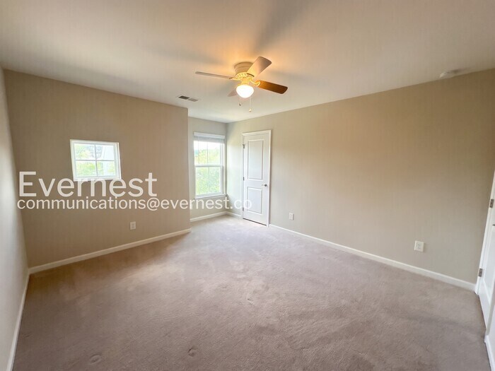 Building Photo - 206 Welcombe St