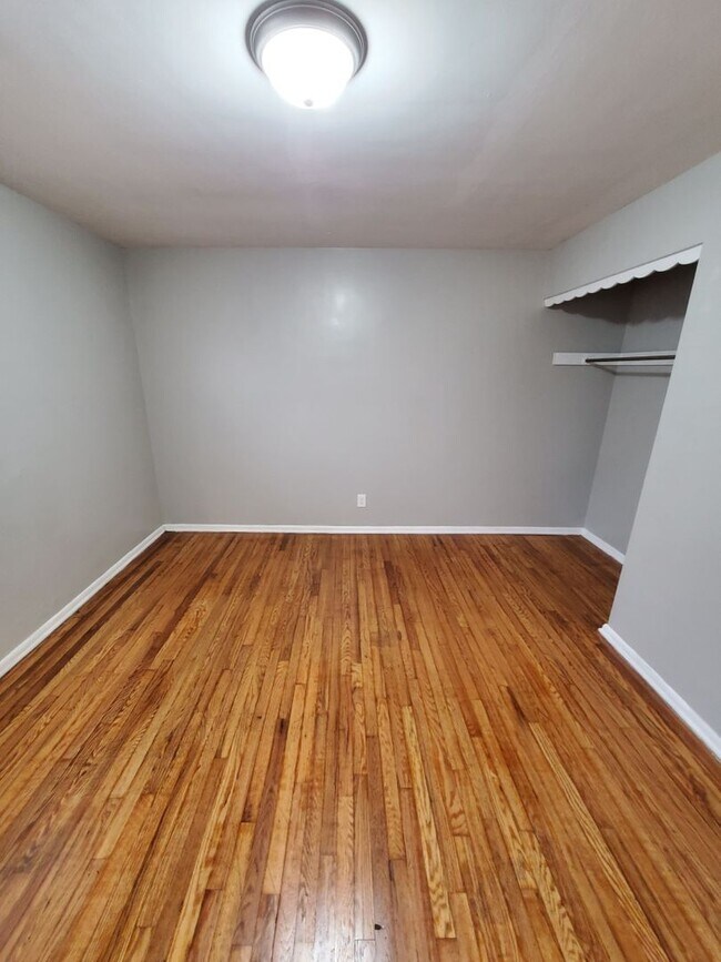 Building Photo - 3 BEDROOM SINGLE FAMILY HOME