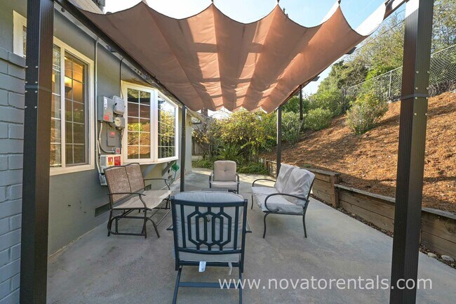 Building Photo - 2450 Center Rd