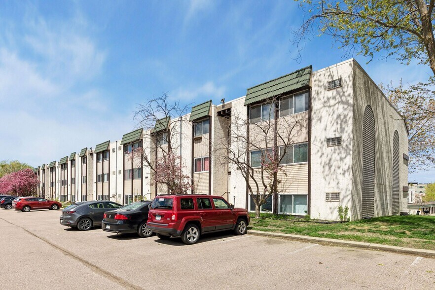Building Photo - 12852 Nicollet Ave