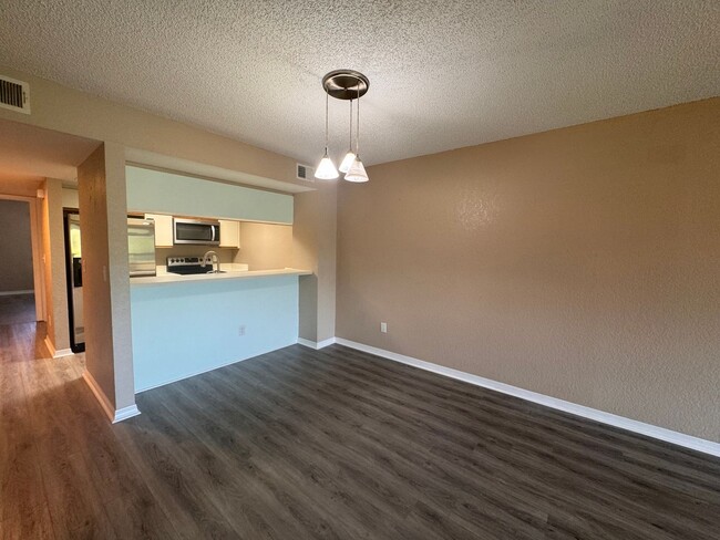 Building Photo - 3BR 3BA Townhome w/ Beach View +  Pool + Updated Kitchen + Balcony/Patio in Hidden Harbour