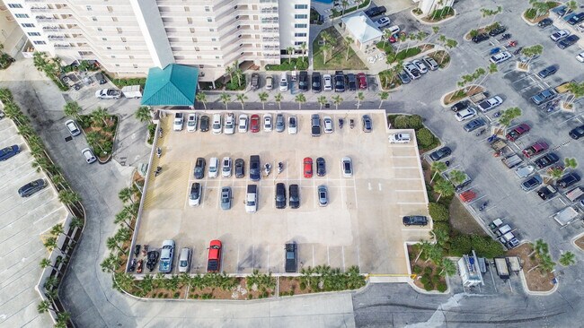 Building Photo - 7205 Thomas Dr