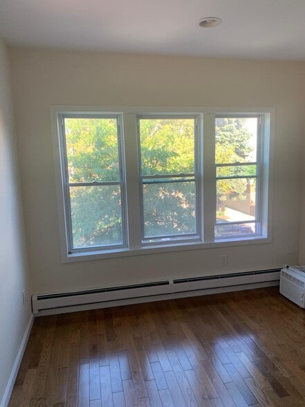 natrual light on second room - 3132 82nd St