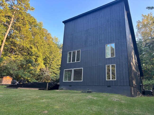 Building Photo - 6861 Colaparchee Rd