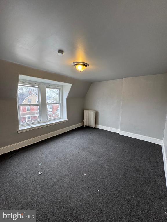 Building Photo - 533 BUTTONWOOD St