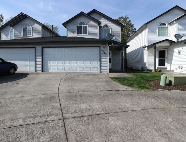 Building Photo - 3 Bedroom Townhouse near Vancouver Mall! (...