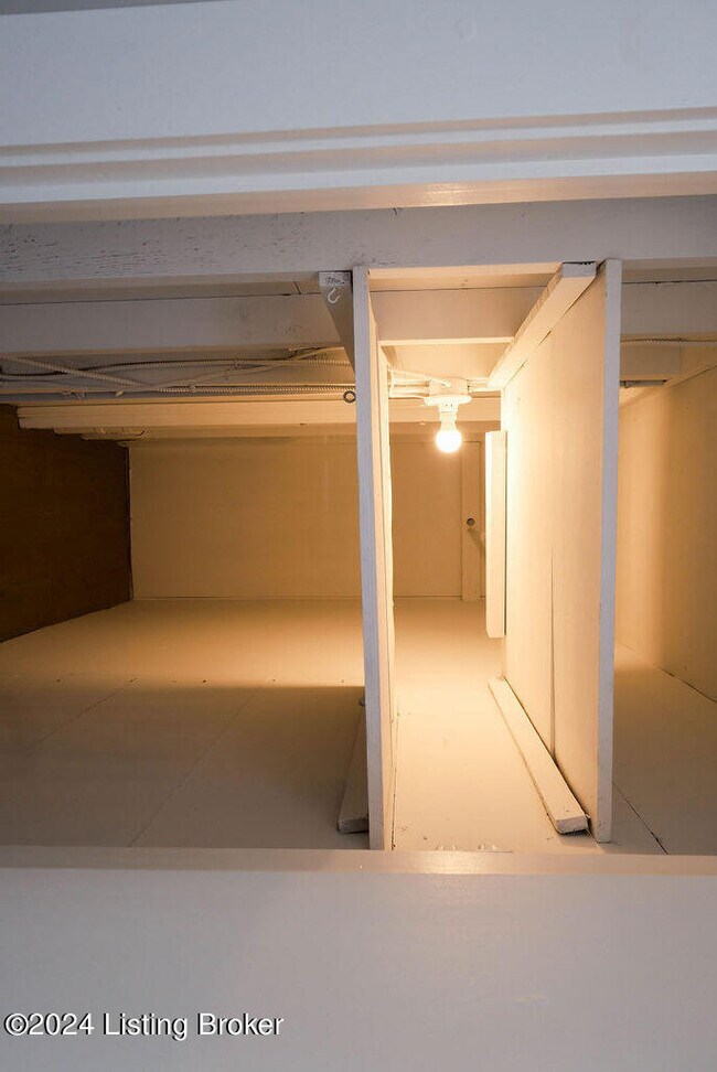 Building Photo - 208 Pope St