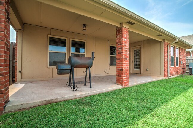 Building Photo - Deer Creek Schools