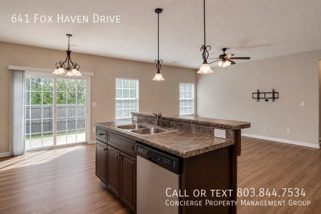 Building Photo - 641 Fox Haven Dr