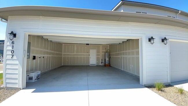 Building Photo - Roe Street Townhomes