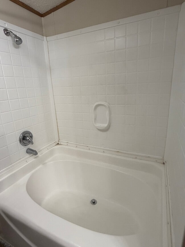 Building Photo - 4664 US-30