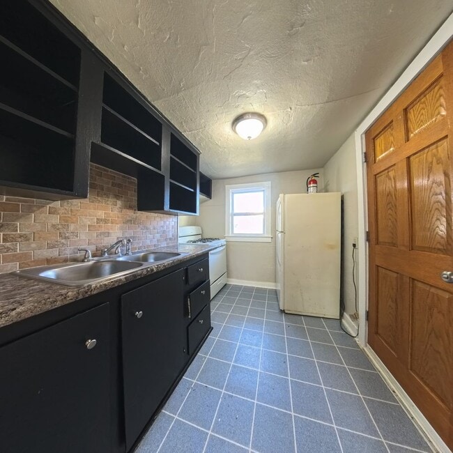 Building Photo - Affordable Living - 1 Bedroom 1 Bathroom - Boone IA