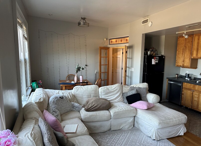 Building Photo - 605 Dorchester Ave