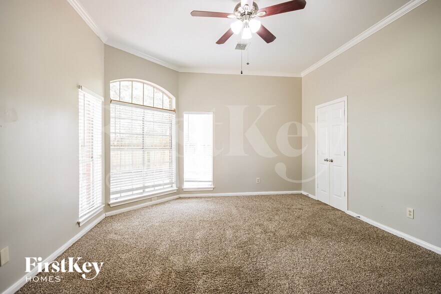 Building Photo - 4030 Echo Mountain Dr