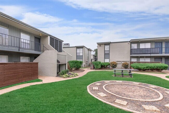 Building Photo - 707 El Dorado Blvd