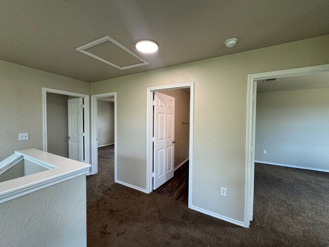 Building Photo - 4-Bedroom Home in Mission Del Lago – Historic South San Antonio
