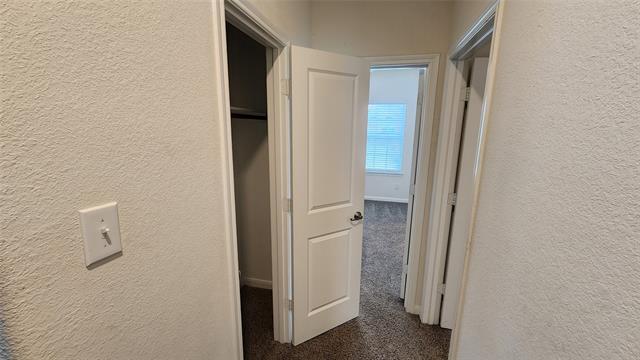 Building Photo - 3904 Oak Crk Cir